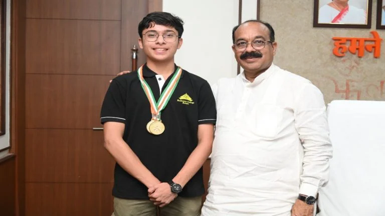 CG News: प्रवीर सिंह ने राज्य स्तरीय शूटिंग प्रतियोगिता में जीते 2 स्वर्ण पदक… नेशनल के लिए चयनित