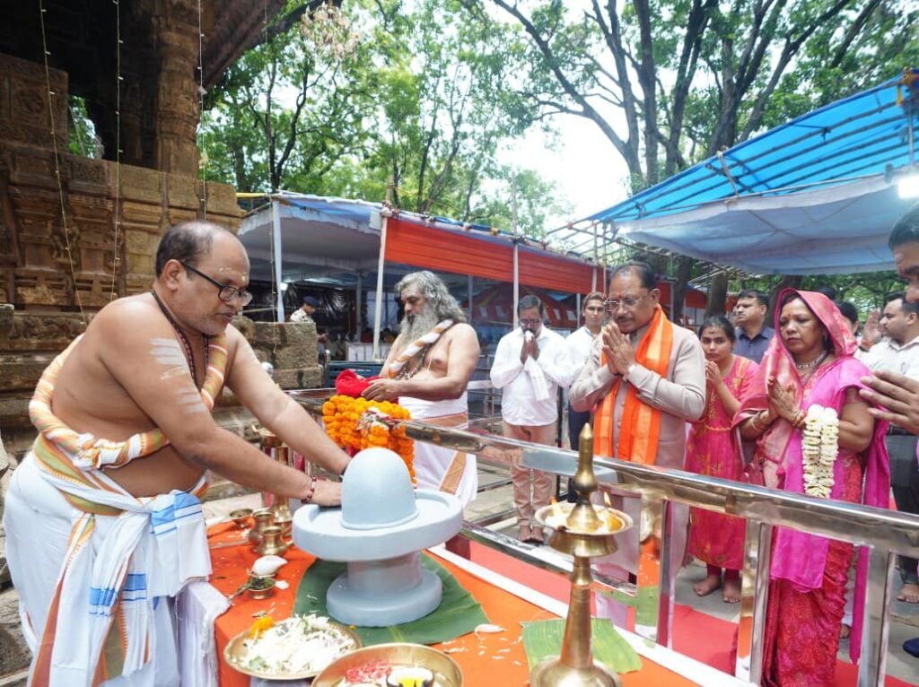 CG News: मुख्यमंत्री विष्णुदेव साय भोरमदेव धाम पहुंचे… प्रदेश की सुख-समृद्धि के लिए की कामना