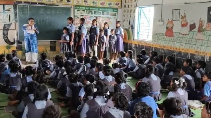 chhattisgarh School Education: शिक्षा की मुख्यधारा से जुड़ेंगे 1,200 बच्चे… 90 दिन का ब्रिज कोर्स शुरू