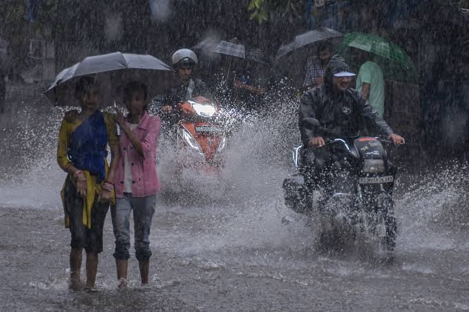Chhattisgarh Weather Update: छत्तीसगढ़ में बारिश का कहर… अगले 24 घंटे भारी बारिश का अलर्ट