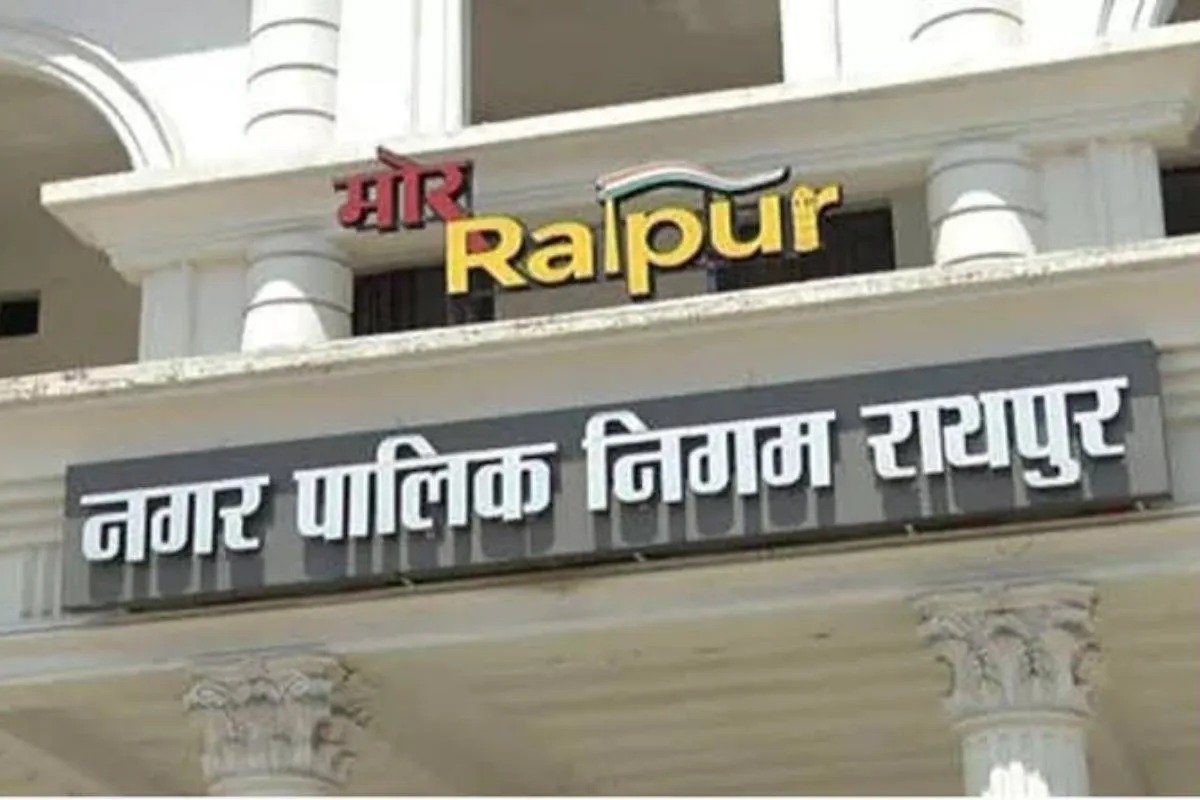 Municipal Corporation : रायपुर में सफाई ठेकेदार पर निगम की सख्ती, 4 दिन काम बंद रखने पर 10 हजार का जुर्माना