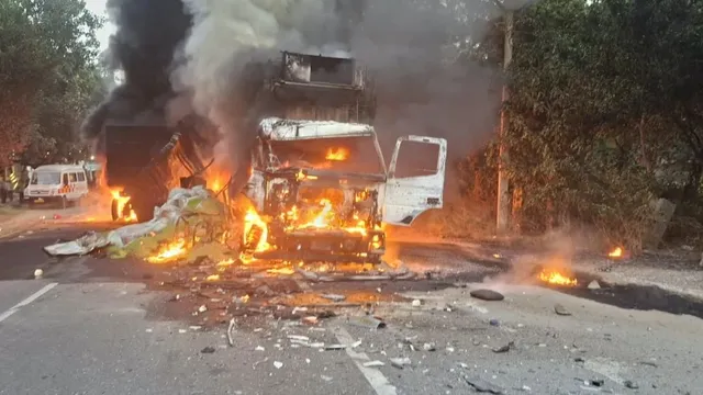 Agra-Aligarh Highway Accident: डंपर-कंटेनर की जोरदार टक्कर… आग लगने से दो की मौत!