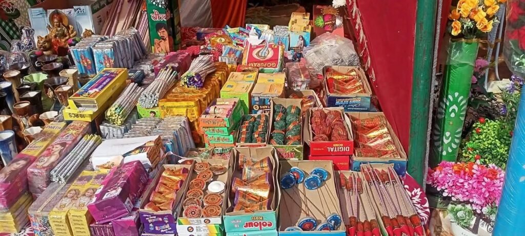 Raipur cracker Sale Guidelines: पटाखा कारोबारियों के लिए नई गाइडलाइंस जारी… ऑनलाइन आवेदन अनिवार्य